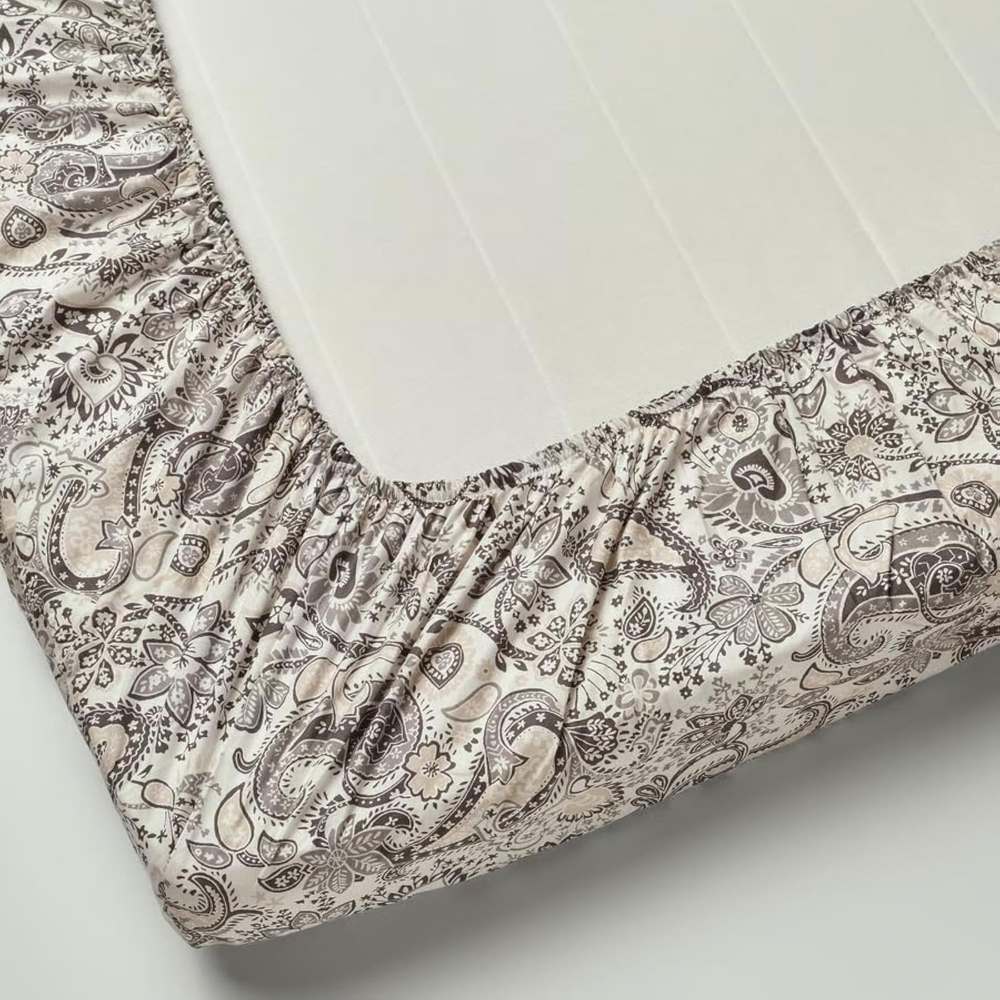 RODGERSIA Paisley Pattern Fitted Sheet